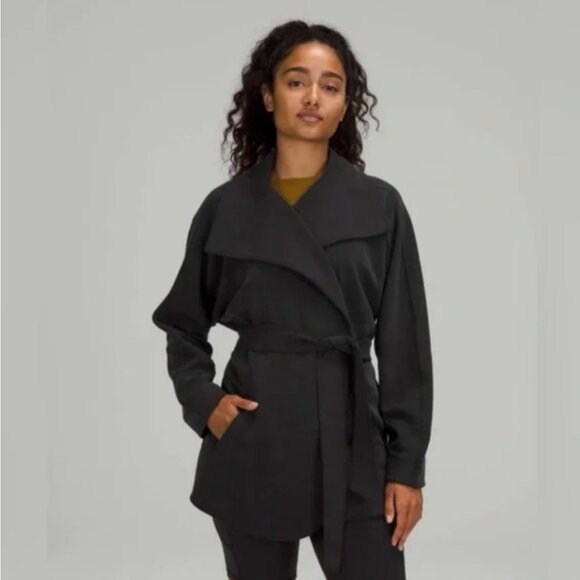 lululemon athletica Jackets & Blazers - NWT Lululemon Softstreme Belted Wrap Black M/L